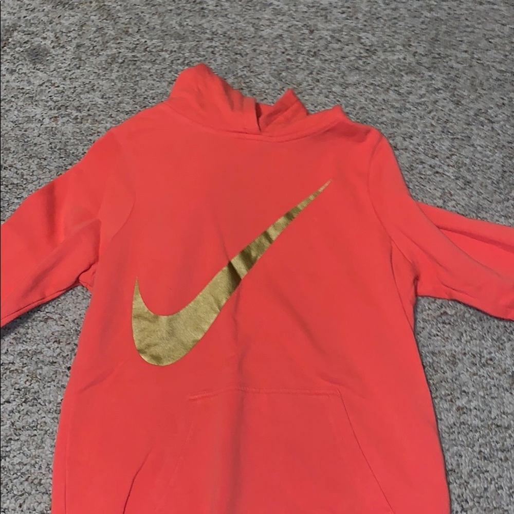 nike sweatshirt